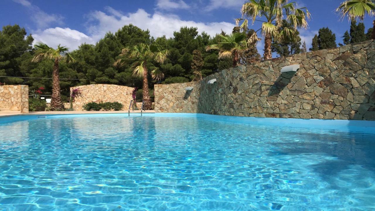 Residence Elegance Ville Ed Appartamenti A Porto Pino Zewnętrze zdjęcie