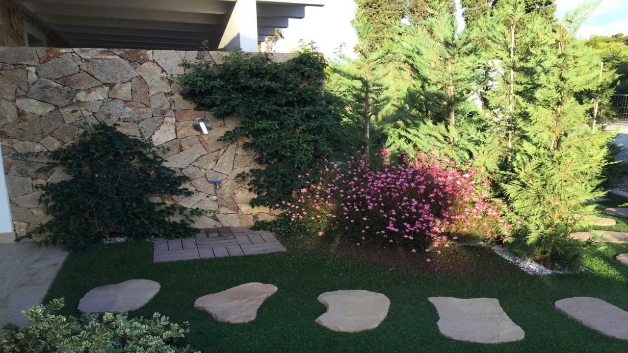 Residence Elegance Ville Ed Appartamenti A Porto Pino Zewnętrze zdjęcie