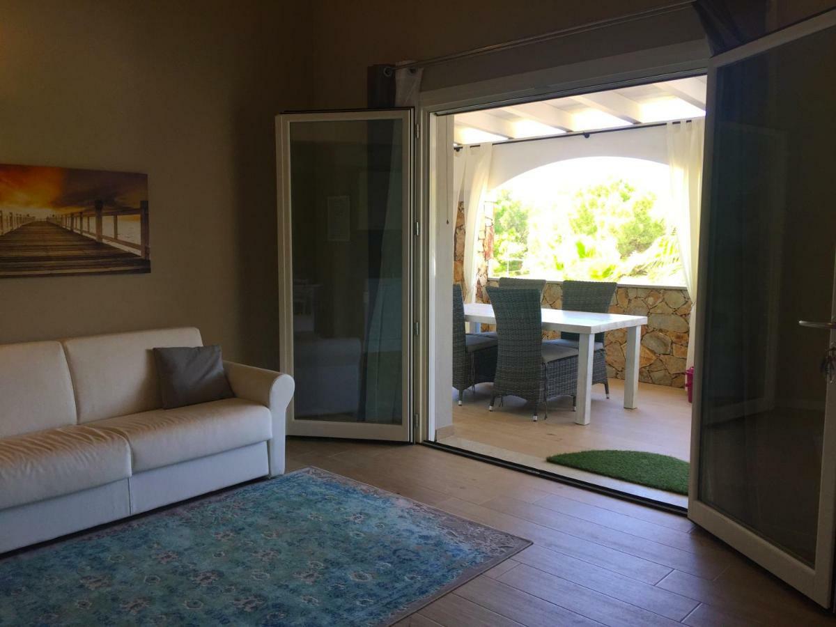 Residence Elegance Ville Ed Appartamenti A Porto Pino Zewnętrze zdjęcie