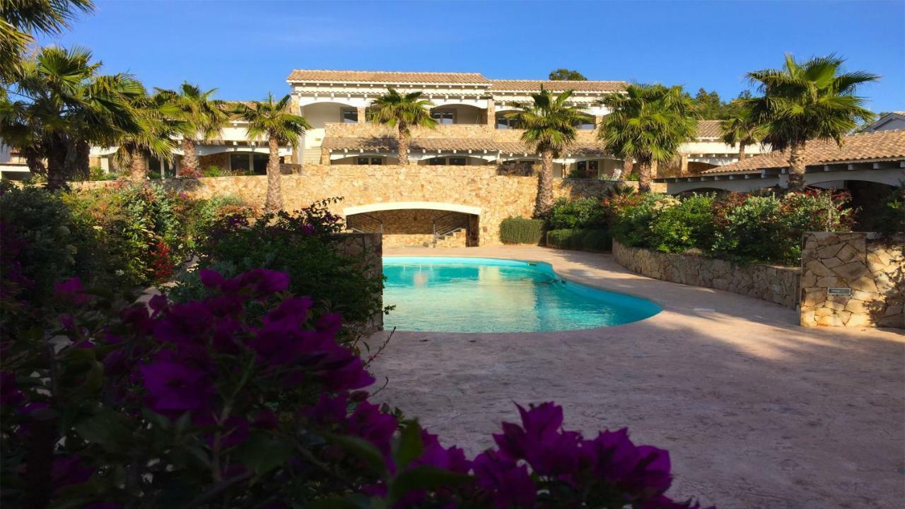 Residence Elegance Ville Ed Appartamenti A Porto Pino Zewnętrze zdjęcie