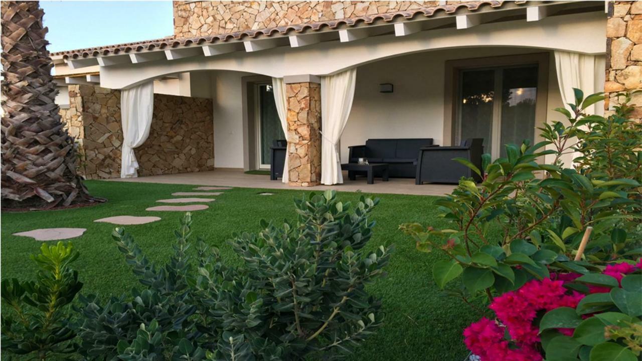 Residence Elegance Ville Ed Appartamenti A Porto Pino Zewnętrze zdjęcie