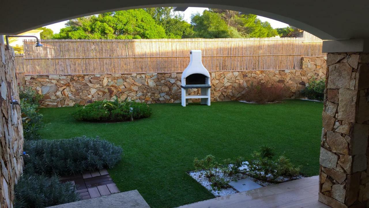 Residence Elegance Ville Ed Appartamenti A Porto Pino Zewnętrze zdjęcie
