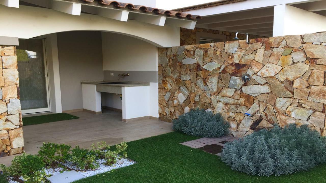 Residence Elegance Ville Ed Appartamenti A Porto Pino Zewnętrze zdjęcie