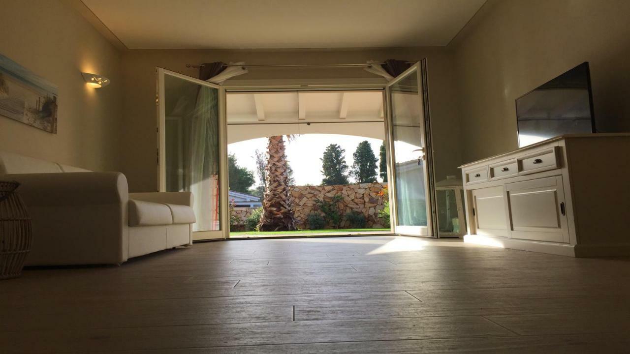Residence Elegance Ville Ed Appartamenti A Porto Pino Zewnętrze zdjęcie