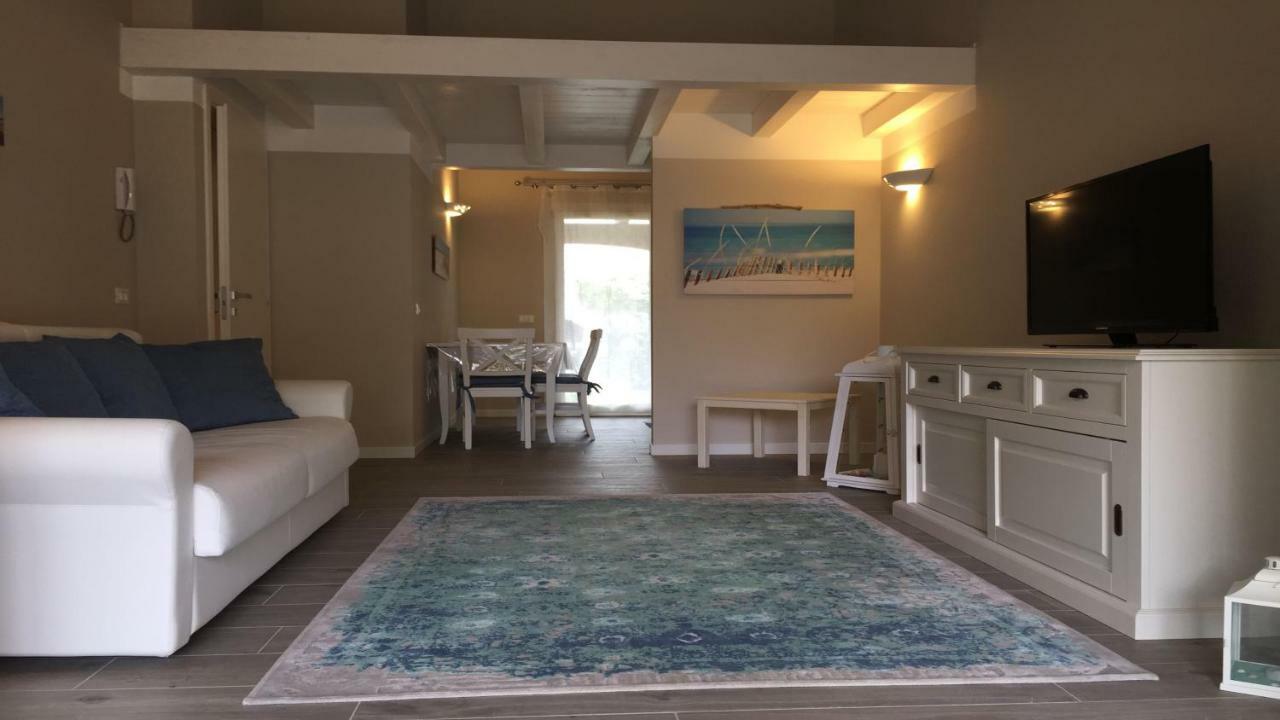 Residence Elegance Ville Ed Appartamenti A Porto Pino Zewnętrze zdjęcie